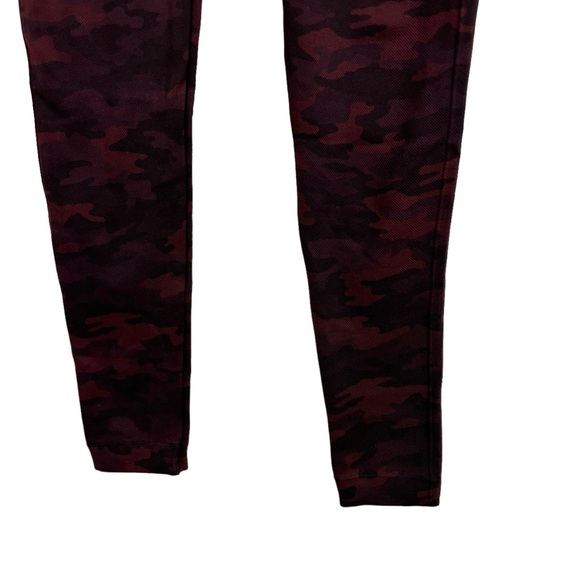 SPANX Leggings Camo Wine Seamless Size XS - Picture 7 of 7